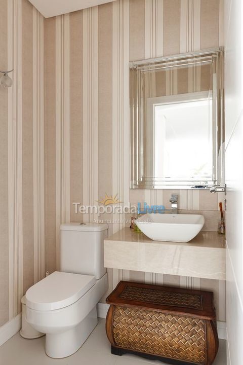 House for vacation rental in Florianopolis (Jurerê Internacional)