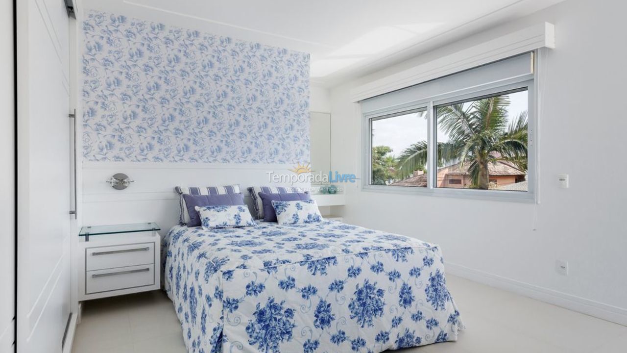 House for vacation rental in Florianopolis (Jurerê Internacional)