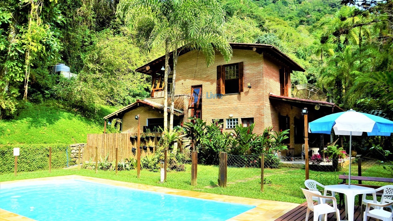 Casa para alquiler de vacaciones em Ubatuba (Praia do Félix)