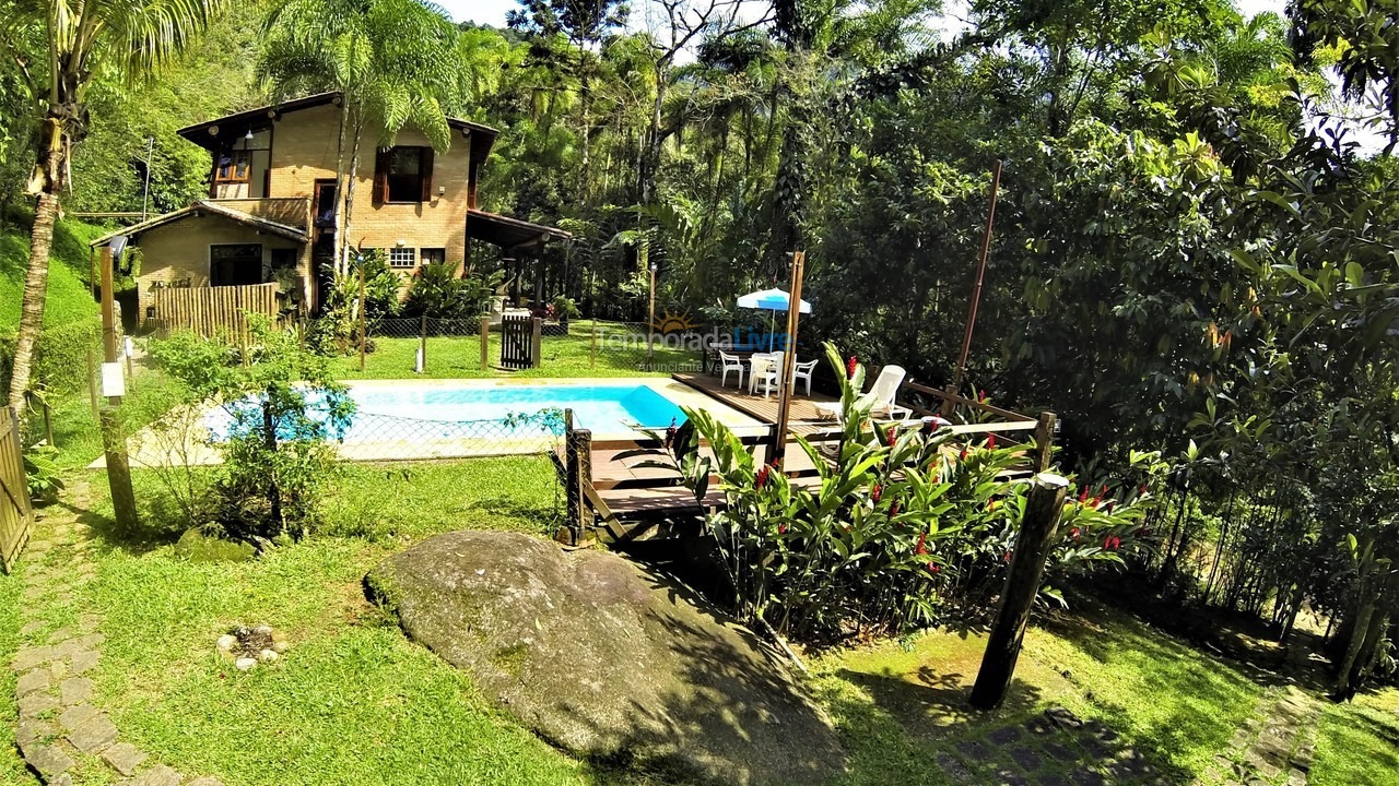 Casa para alquiler de vacaciones em Ubatuba (Praia do Félix)