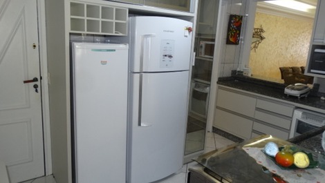 ÓTIMO APARTAMENTO FRENTE AO MAR CENTRO DE ITAPEMA