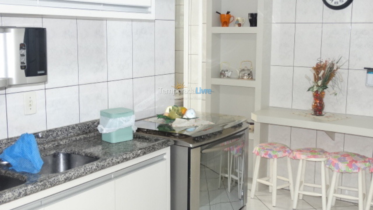 Apartamento para aluguel de temporada em Itapema (Centro)