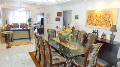 ÓTIMO APARTAMENTO FRENTE AO MAR CENTRO DE ITAPEMA