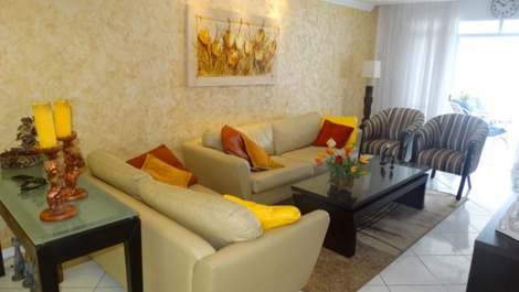 ÓTIMO APARTAMENTO FRENTE AO MAR CENTRO DE ITAPEMA