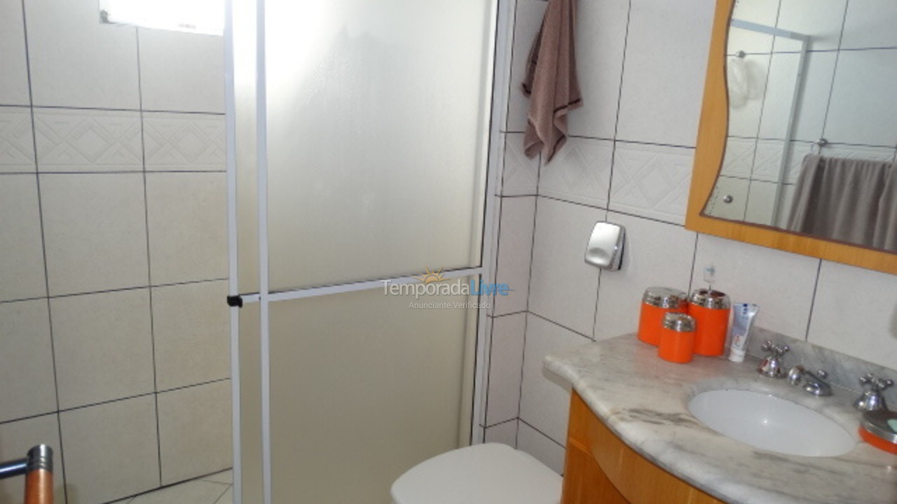 Apartamento para aluguel de temporada em Itapema (Centro)