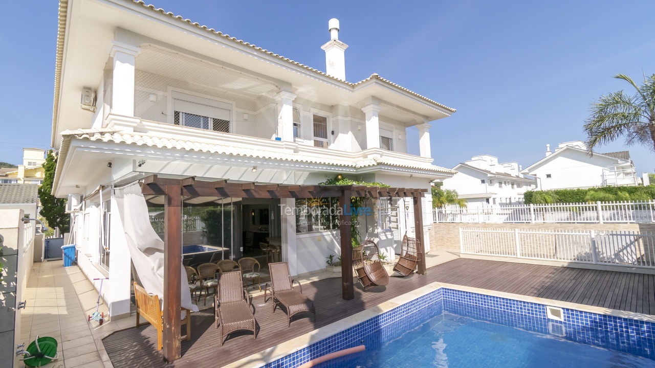 Casa para aluguel de temporada em Florianópolis (Jurere Tradicional)