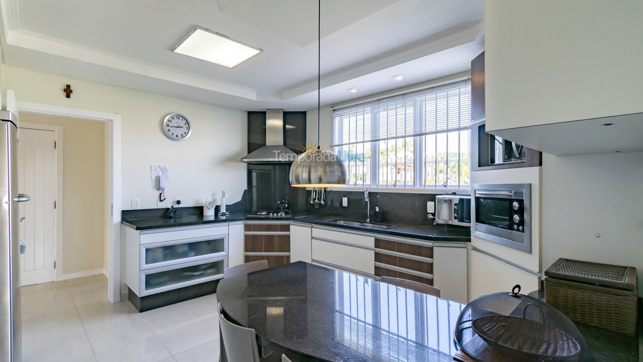 Casa para aluguel de temporada em Florianópolis (Jurere Tradicional)