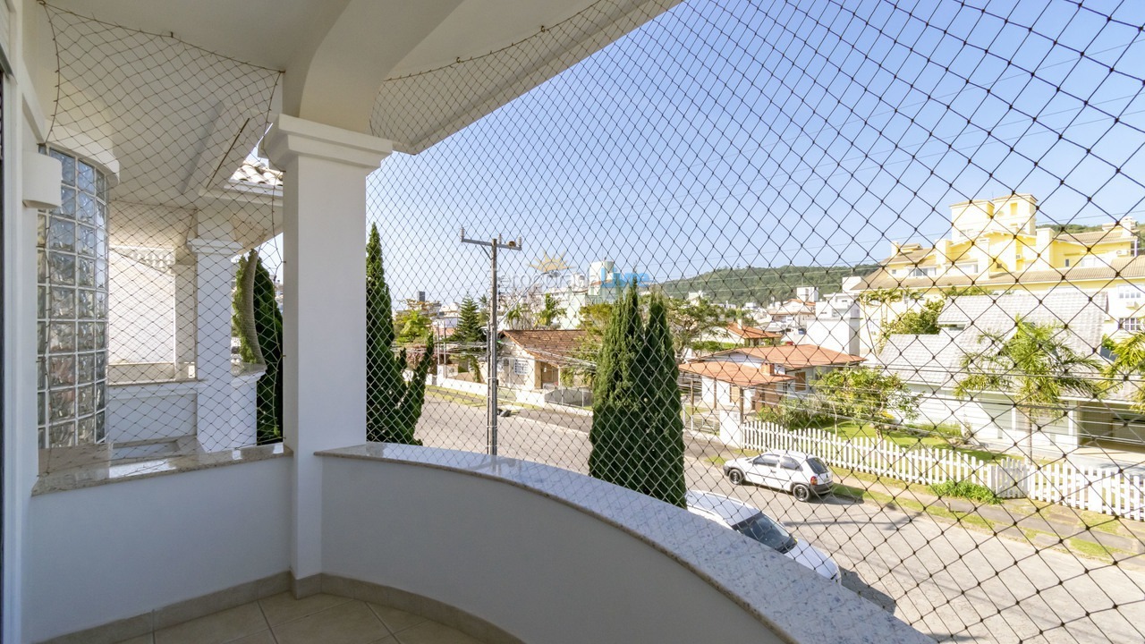 Casa para aluguel de temporada em Florianópolis (Jurere Tradicional)
