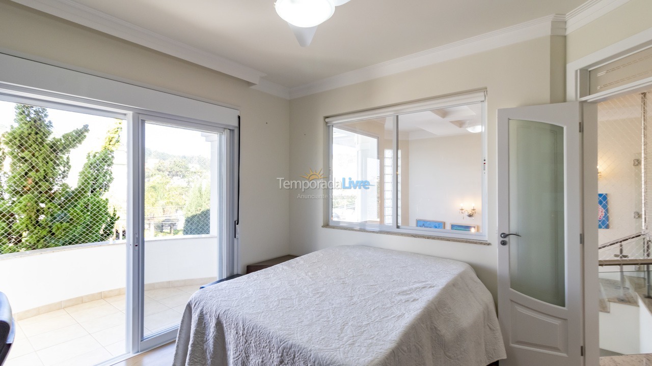 Casa para aluguel de temporada em Florianópolis (Jurere Tradicional)