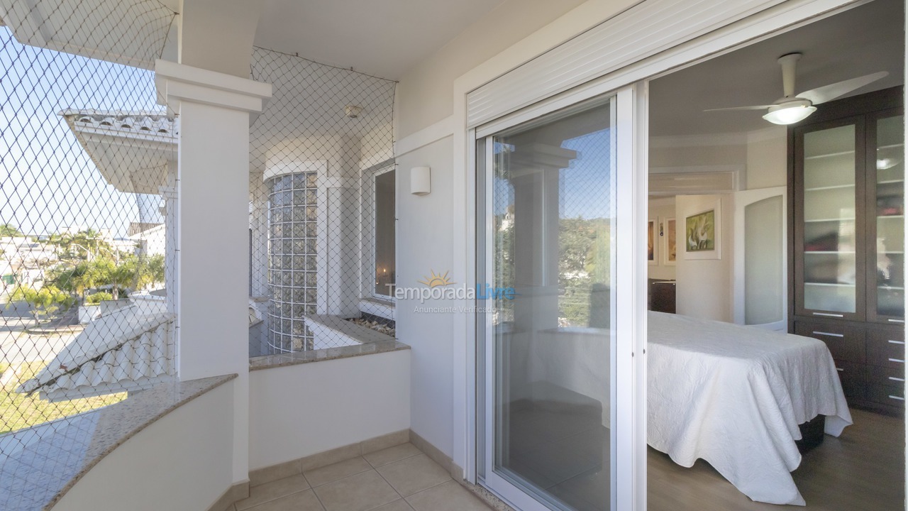 Casa para aluguel de temporada em Florianópolis (Jurere Tradicional)