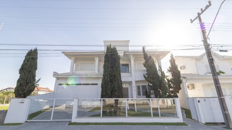 House for rent in Florianópolis - Jurere Tradicional