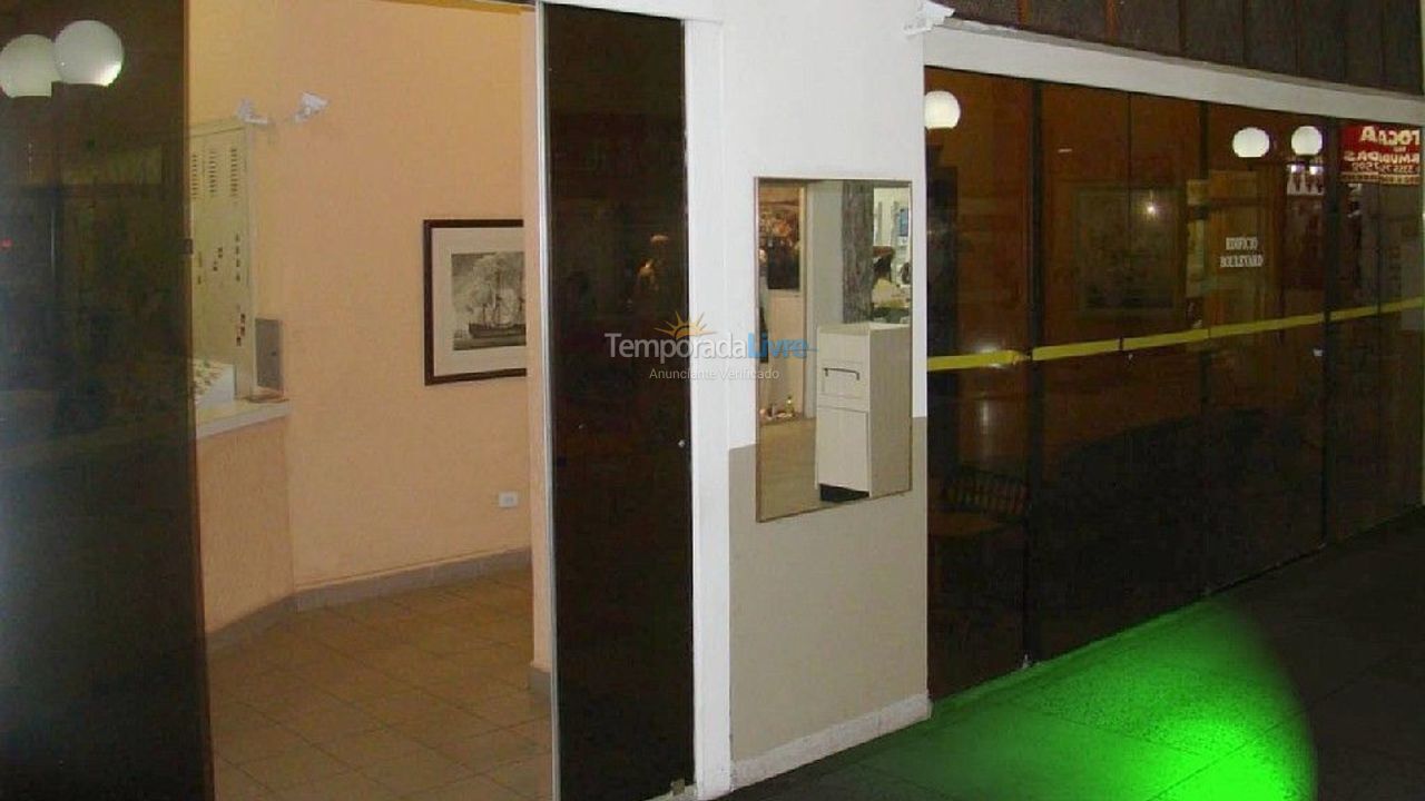 Apartamento para aluguel de temporada em Guarujá (Pitangueiras)