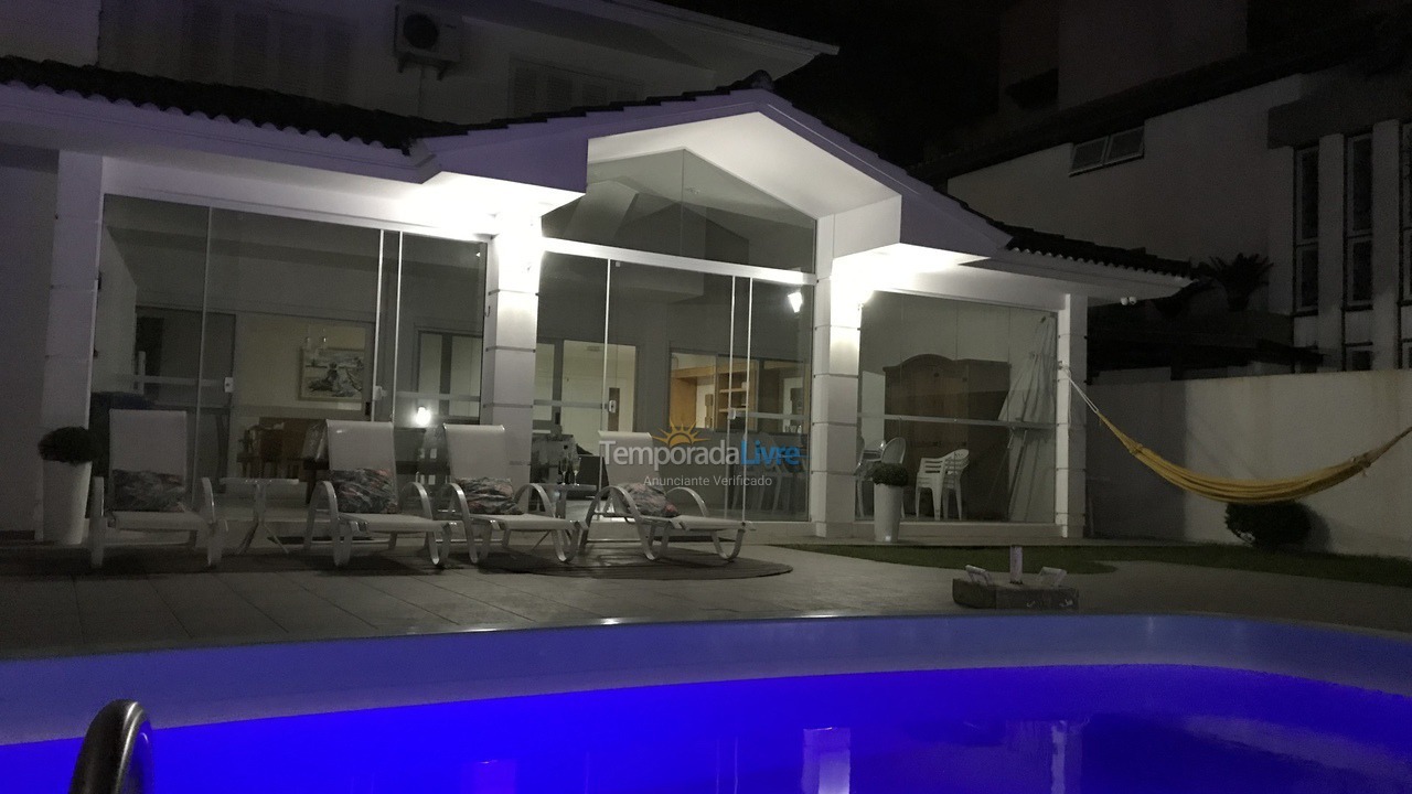 Casa para aluguel de temporada em Florianopolis (Jurerê Internacional)