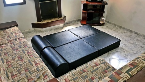 For Family: House with 05 Suites, 07 Bathrooms, air conditioning WI-FI