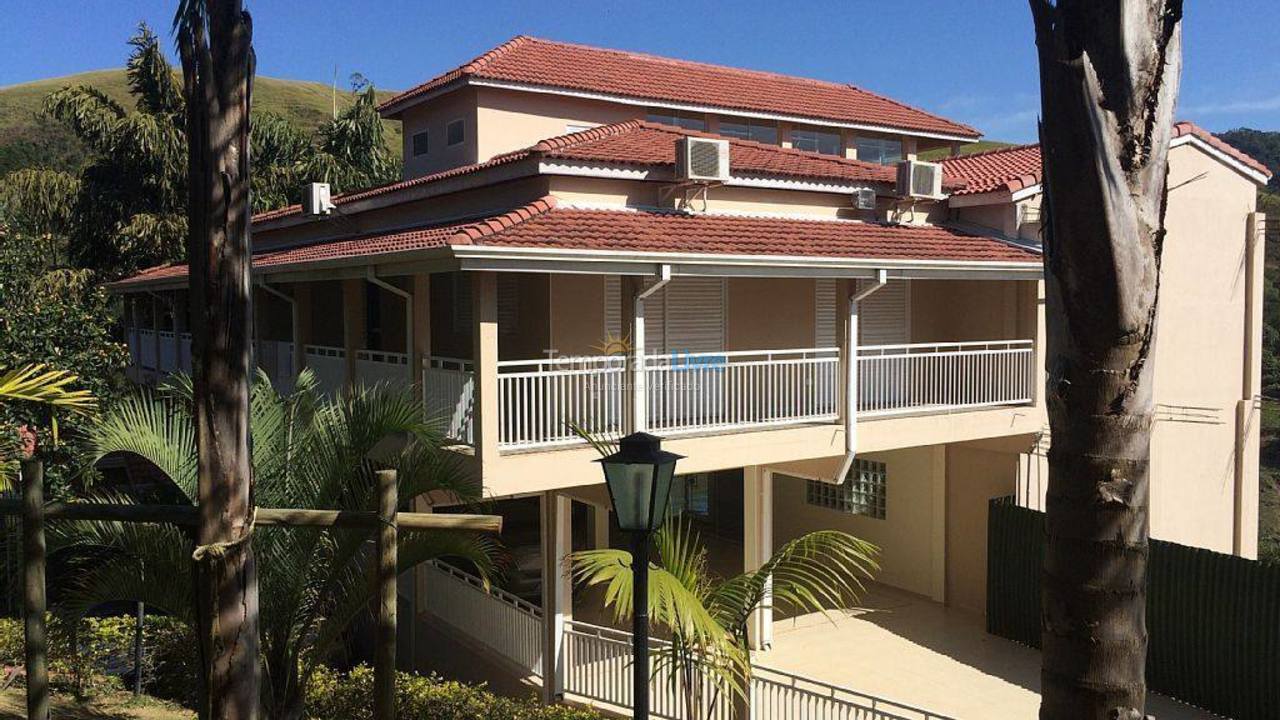 Granja para alquiler de vacaciones em Paraibuna (Bairro dos Macacos)