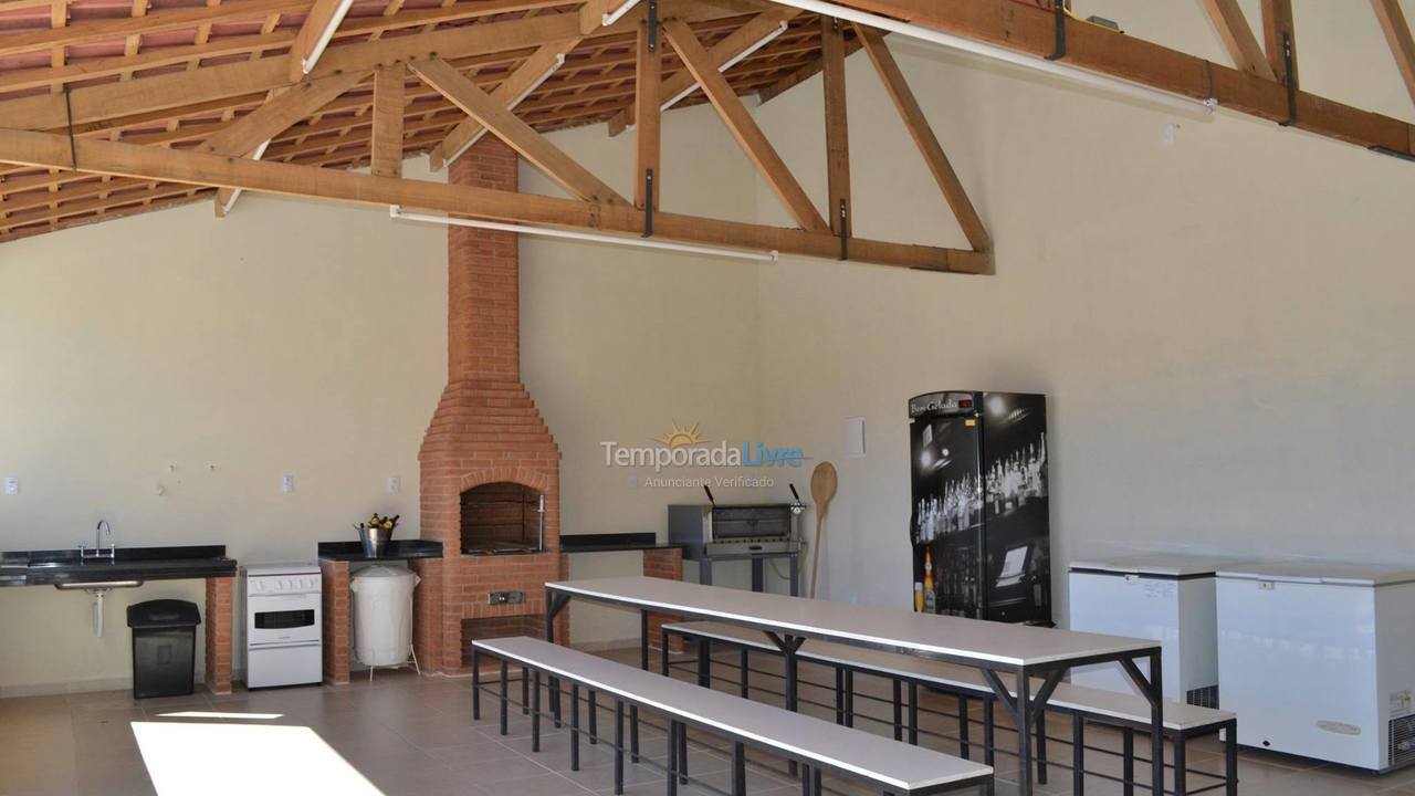 Granja para alquiler de vacaciones em Paraibuna (Bairro dos Macacos)