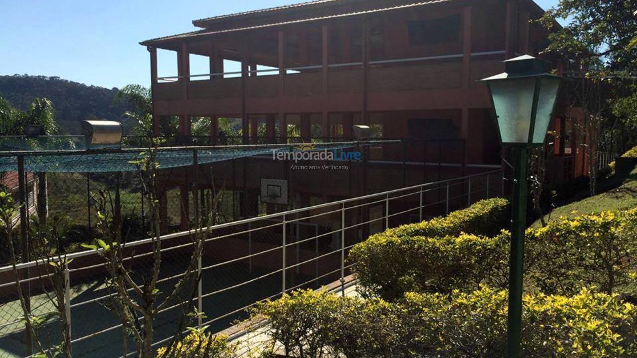 Granja para alquiler de vacaciones em Paraibuna (Bairro dos Macacos)