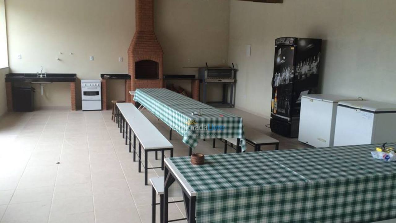 Granja para alquiler de vacaciones em Paraibuna (Bairro dos Macacos)