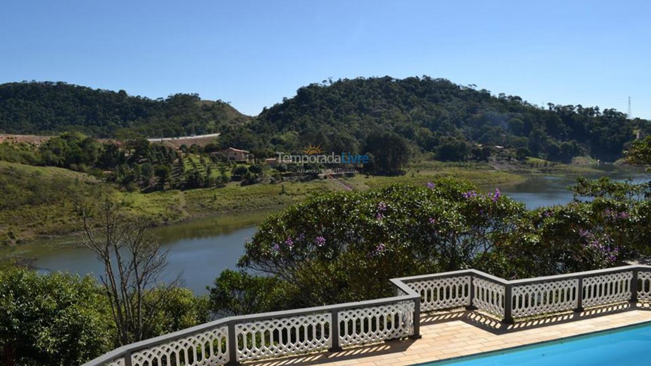 Granja para alquiler de vacaciones em Paraibuna (Bairro dos Macacos)
