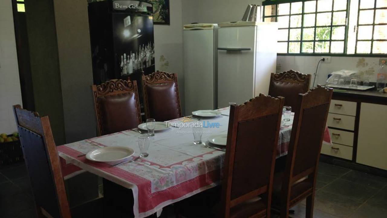 Granja para alquiler de vacaciones em Paraibuna (Bairro dos Macacos)