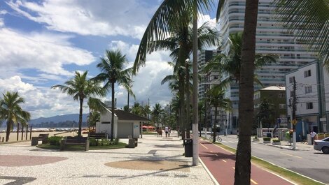 Vista da orla em frente ao prédio