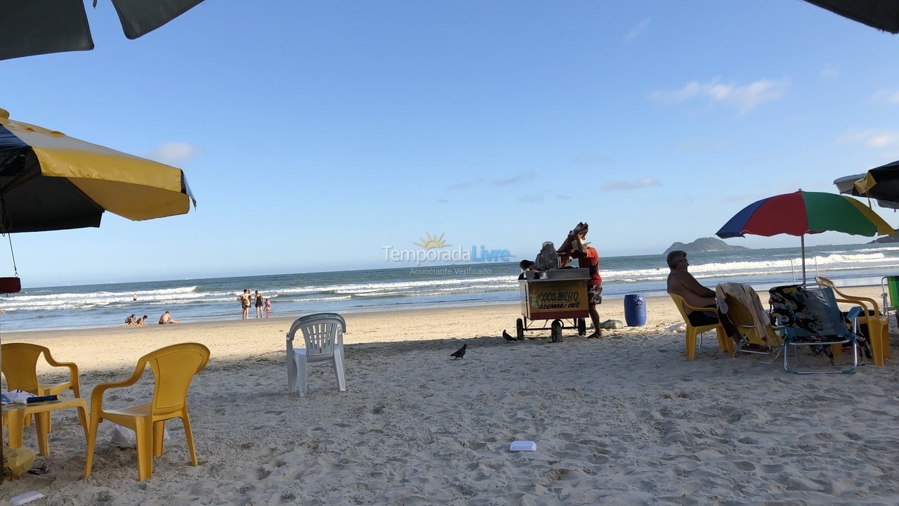 Apartamento para aluguel de temporada em Guarujá (Pitangueiras)