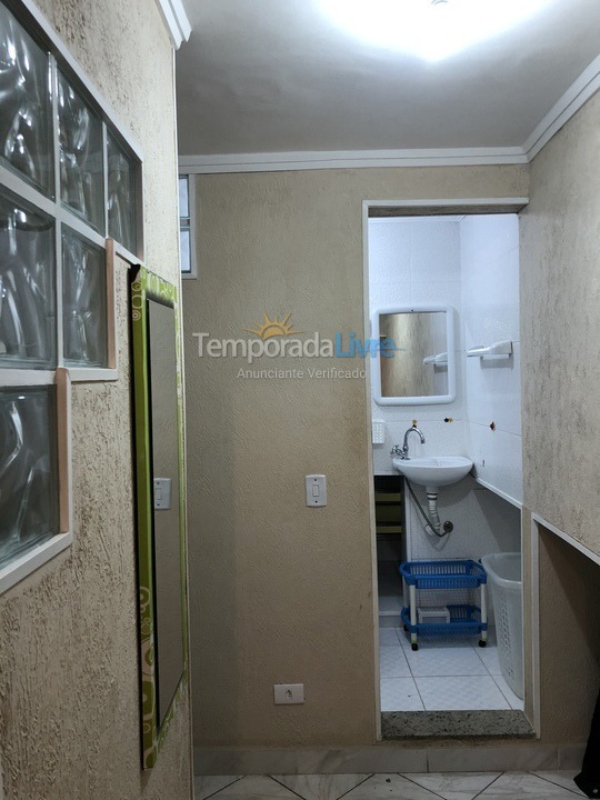 Apartamento para aluguel de temporada em Guarujá (Pitangueiras)