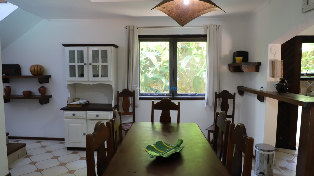 Casa para alquiler de vacaciones em São Sebastião (Praia da Baleia)