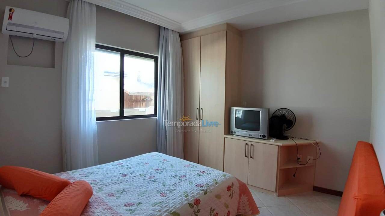 Apartment for vacation rental in Itapema (Meia Praia)