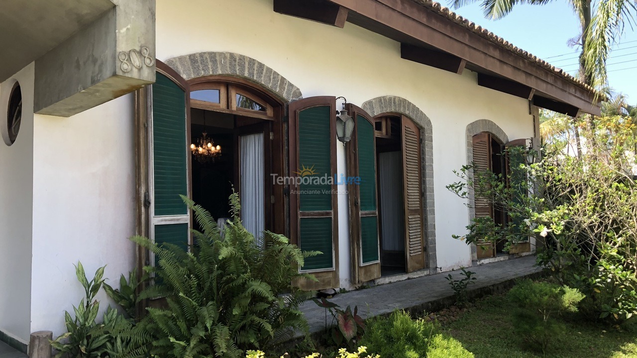 Casa para aluguel de temporada em Guarujá (Praia do Pernambuco)