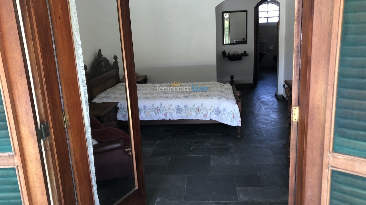 Casa para aluguel de temporada em Guarujá (Praia do Pernambuco)