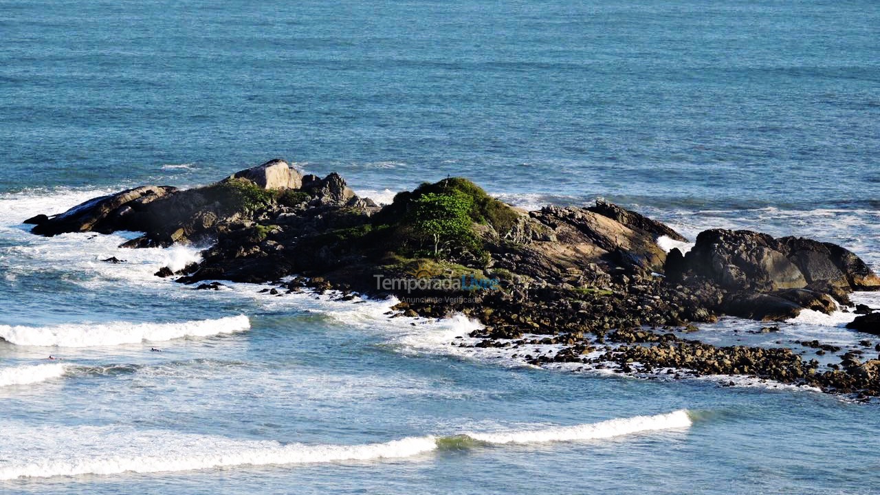 Apartamento para aluguel de temporada em Guarujá (Pitangueiras)