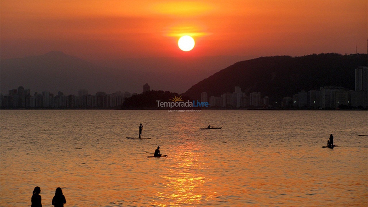 Apartamento para aluguel de temporada em Guarujá (Pitangueiras)