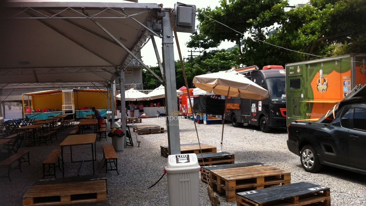 Apartamento para aluguel de temporada em Guarujá (Pitangueiras)