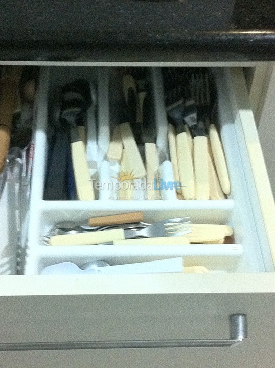 Apartamento para aluguel de temporada em Guarujá (Pitangueiras)