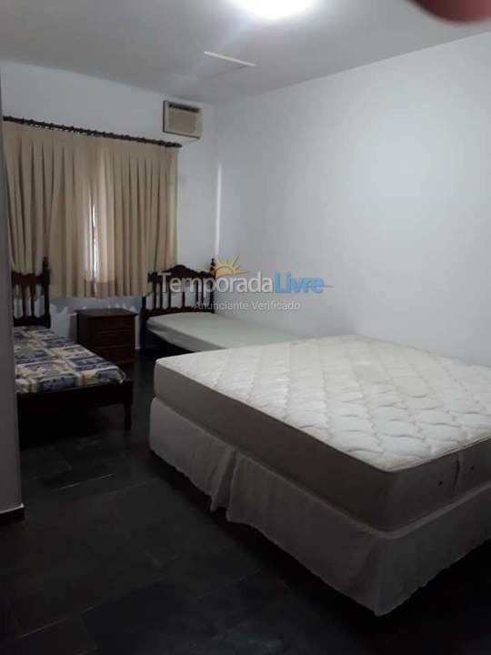 Casa para aluguel de temporada em Guarujá (Enseada)