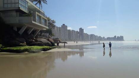 Praia das pitangueiras - 2 km's do imóvel