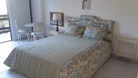 Casa de alto padrão frente a praia (melhor localização da Enseada)