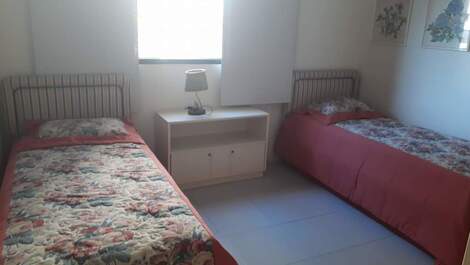 Casa de alto padrão frente a praia (melhor localização da Enseada)