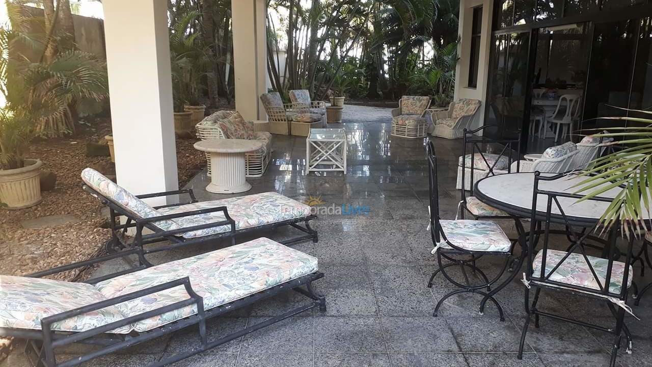 Casa para aluguel de temporada em Guarujá (Enseada)