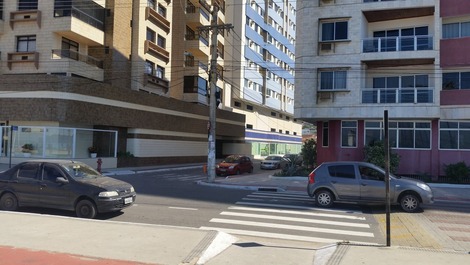 Ap.3 Qtos, WIFI Esq. c/ Beira Mar c/ Vista - 1 suite - 03 BANH