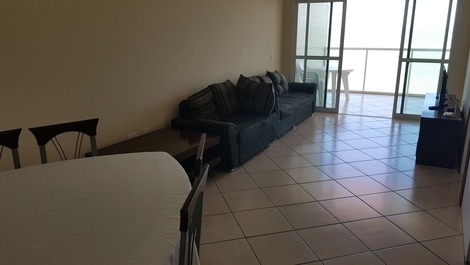 Apt. 03 habitaciones - FRENTE AL MAR 01 suite- balcón con vista y pantalla prot.