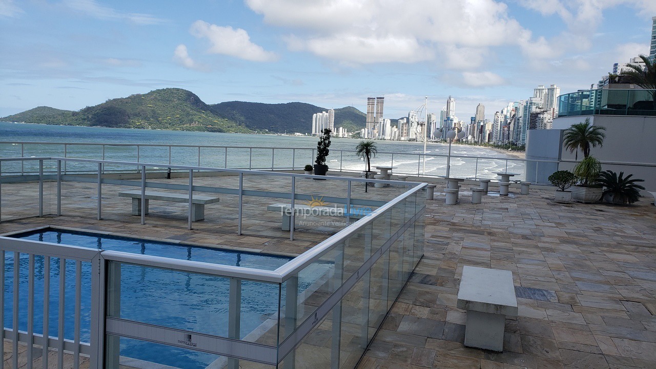 Apartamento para aluguel de temporada em Balneário Camboriú (Praia Central)