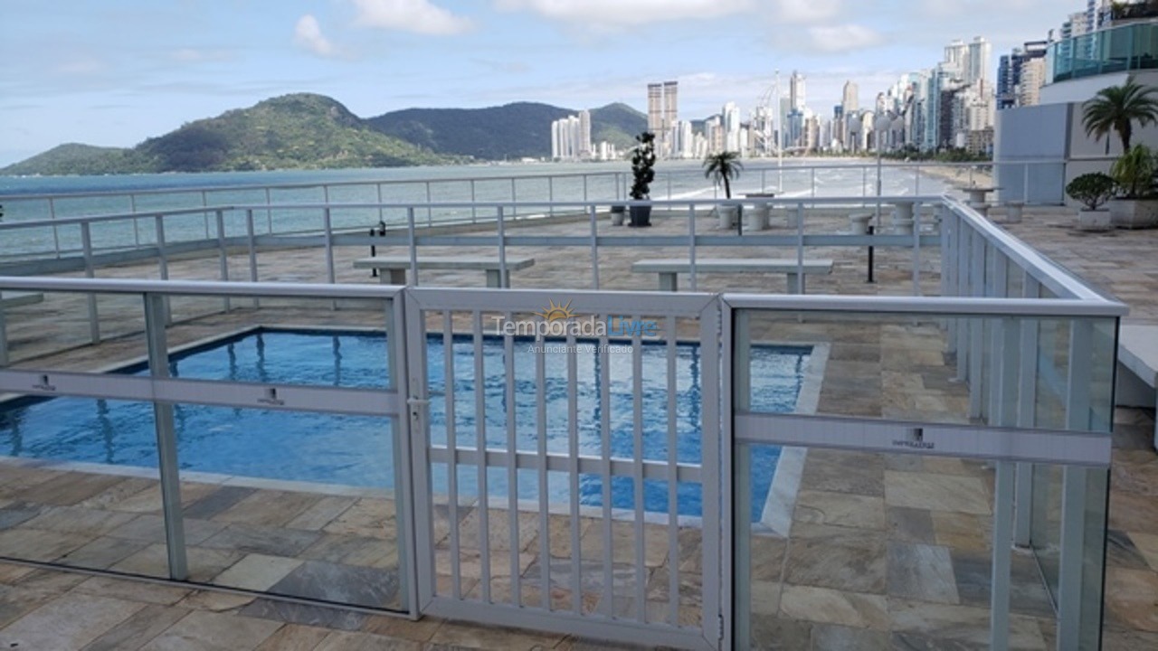 Apartamento para aluguel de temporada em Balneário Camboriú (Praia Central)