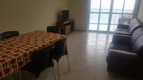 Fit w /. 4 bedrooms of which 2 are suites for 10 PEOPLE, by the sea