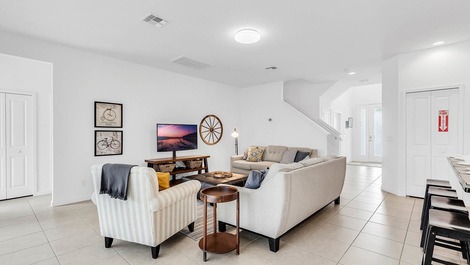 Beautiful Home Close to Disney and Walmart