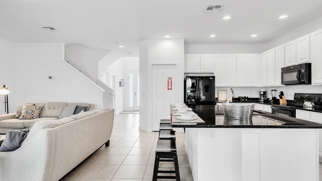 Beautiful Home Close to Disney and Walmart