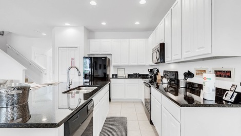 Beautiful Home Close to Disney and Walmart