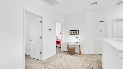 Beautiful Home Close to Disney and Walmart