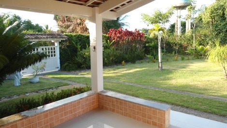 Casa 3 quartos, 7 pessoas, 1km da praia de Cabrália, Bahia.